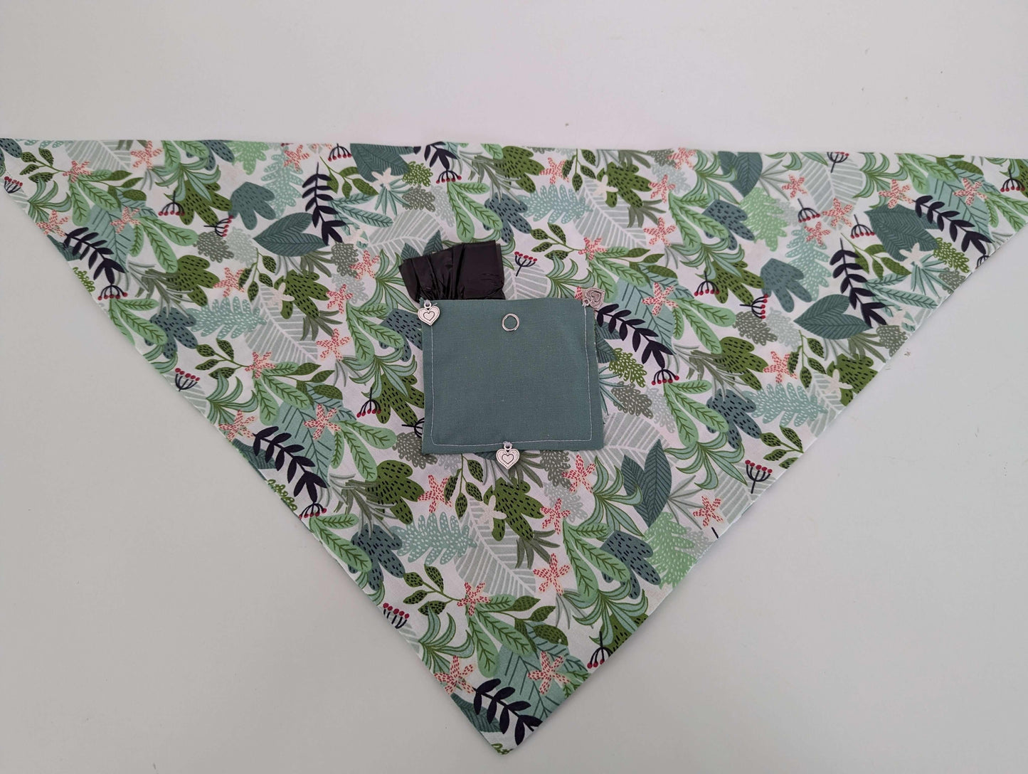 Dog Bandanas M/L - Stylish Leafy Print Bandanas for Pets
